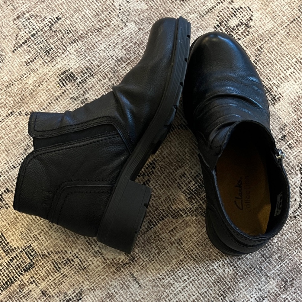 Clark’s Hearth Dove Ankle Boot- Leather